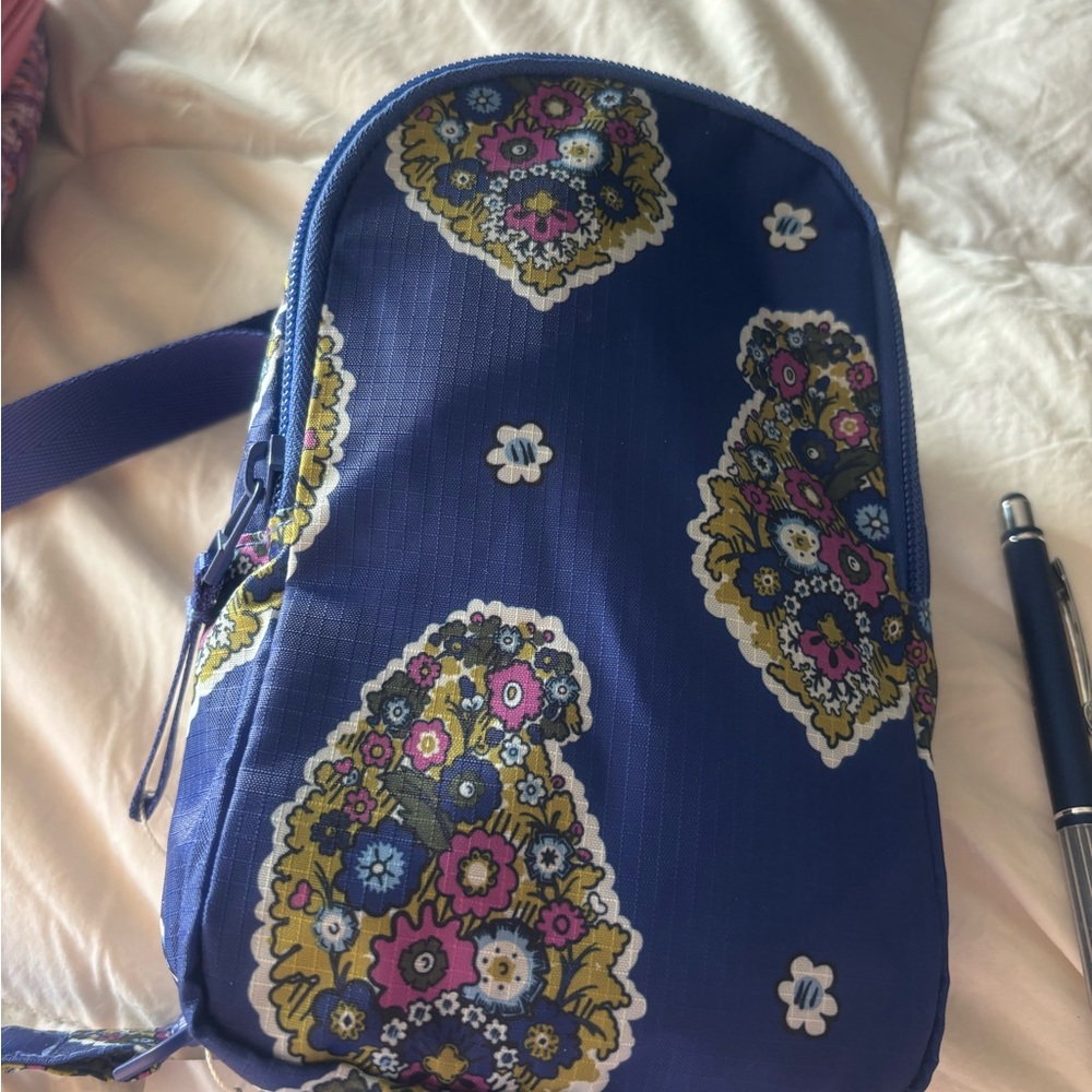 Vera Bradley  Sm Loman sling backpack